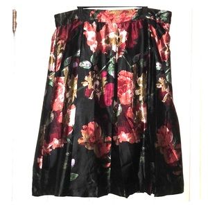 Beautiful never worn 3x Silk skirt